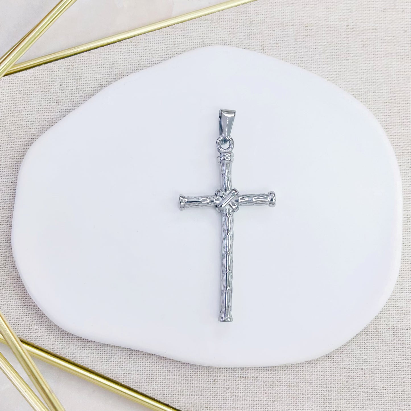 8P-182 CROSS CHARM