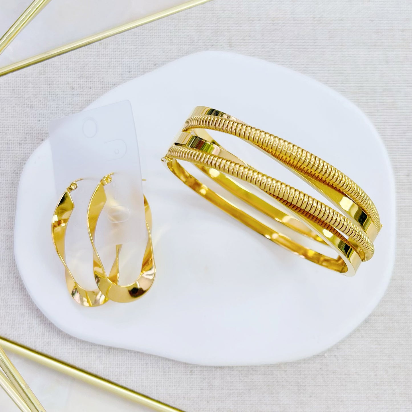 189B-080G GD TANGLED BANGLE