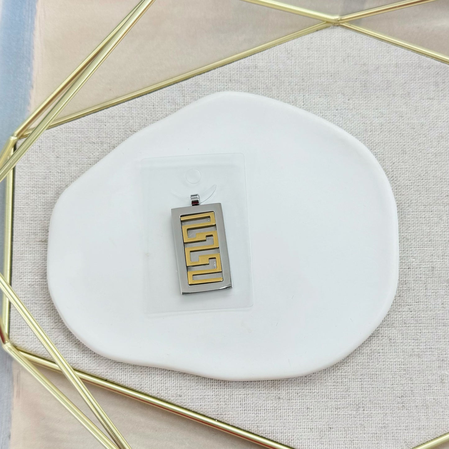 4P-2422SG GOLD PENDANT