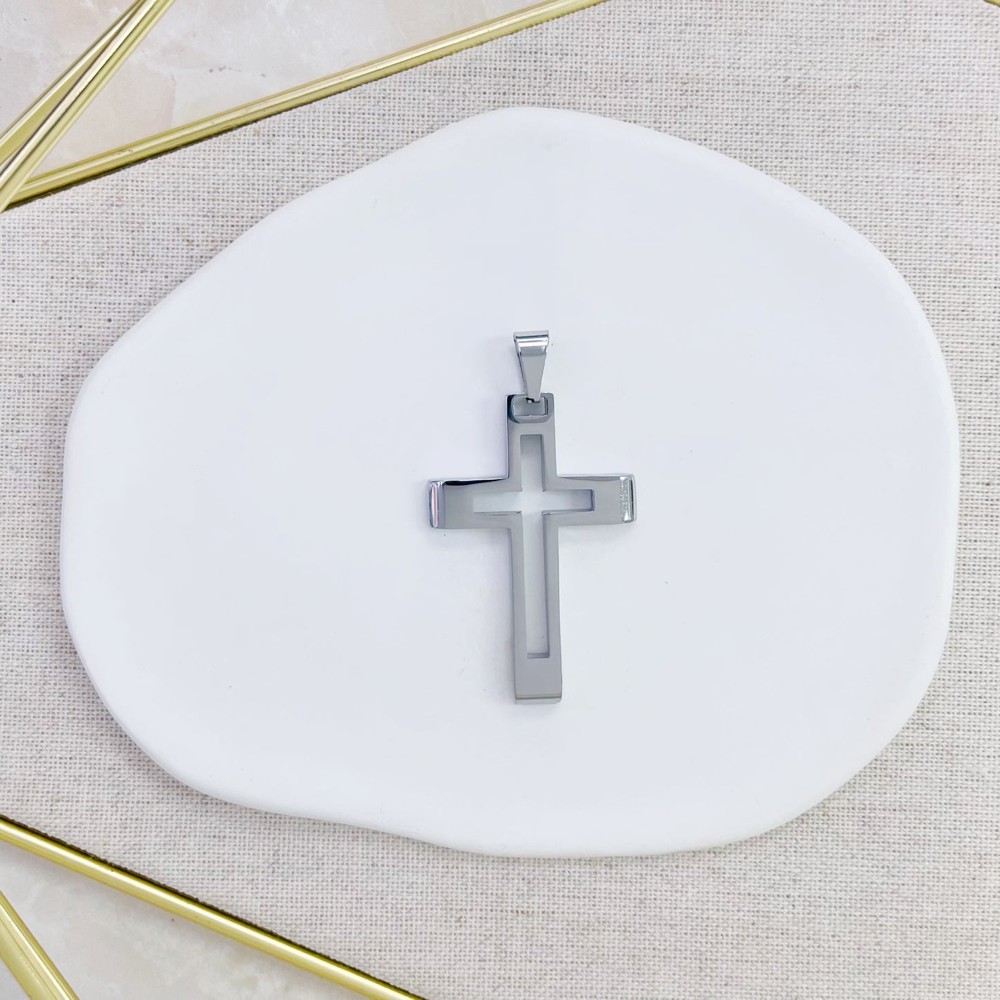 32P-083 CROSS CHARM