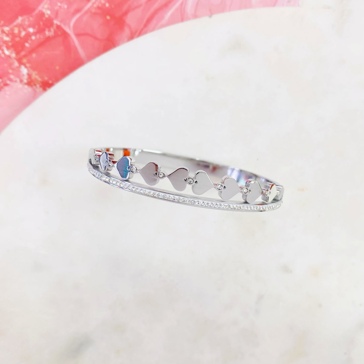 199B-106 HEARTS BANGLE